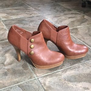 Fioni Brown Heel Booties Size 7.5